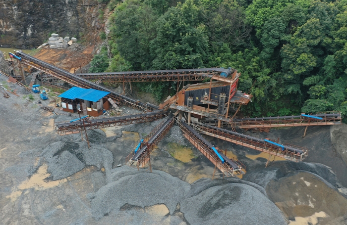 Línea de producción de piedra caliza de 300 tph en China
