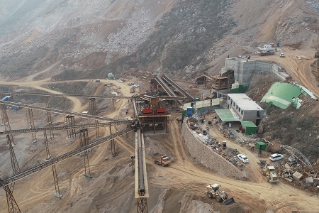 Línea de producción de trituración de piedra caliza de 1500 tph en Sinkiang