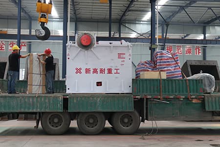 PE Jaw Crusher loaded for overseas delivery