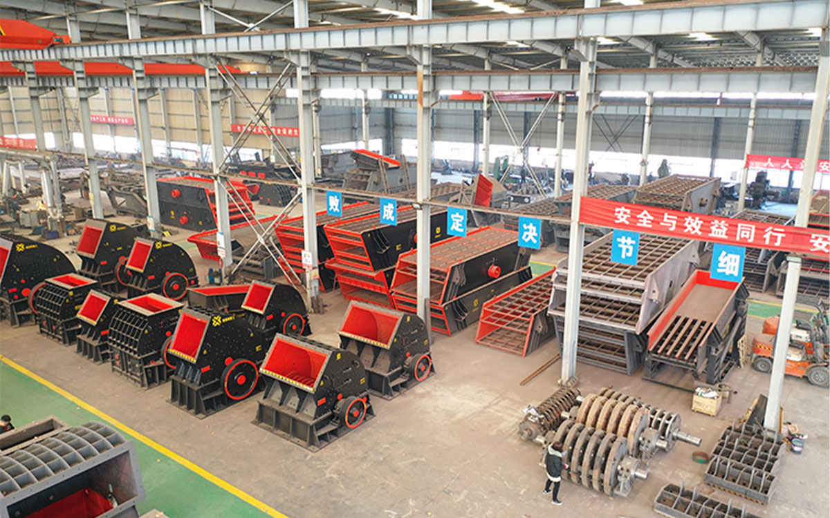 What equipment is needed for a 200TPH sand and gravel aggregate production line?