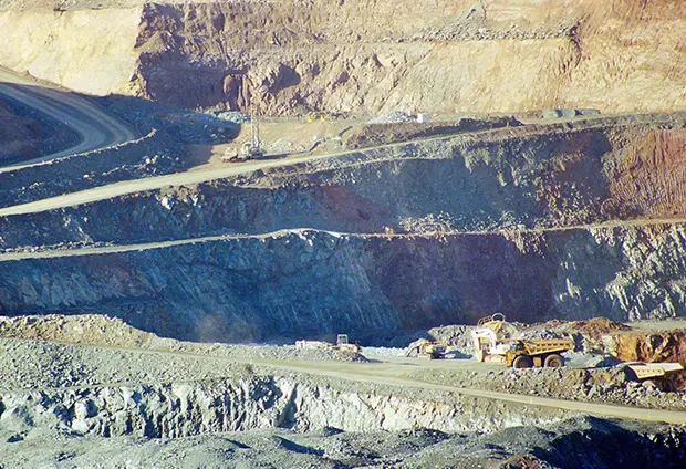 Minería a cielo abierto de minas de plata
