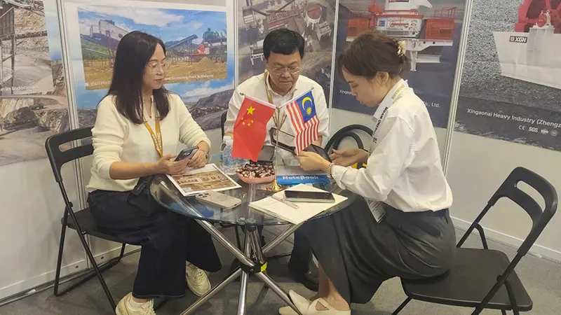 XINGAONAI team discussing project solutions with Southeast Asian engineering contractors. XINGAONAI team discussing project solutions with Southeast Asian engineering contractors.